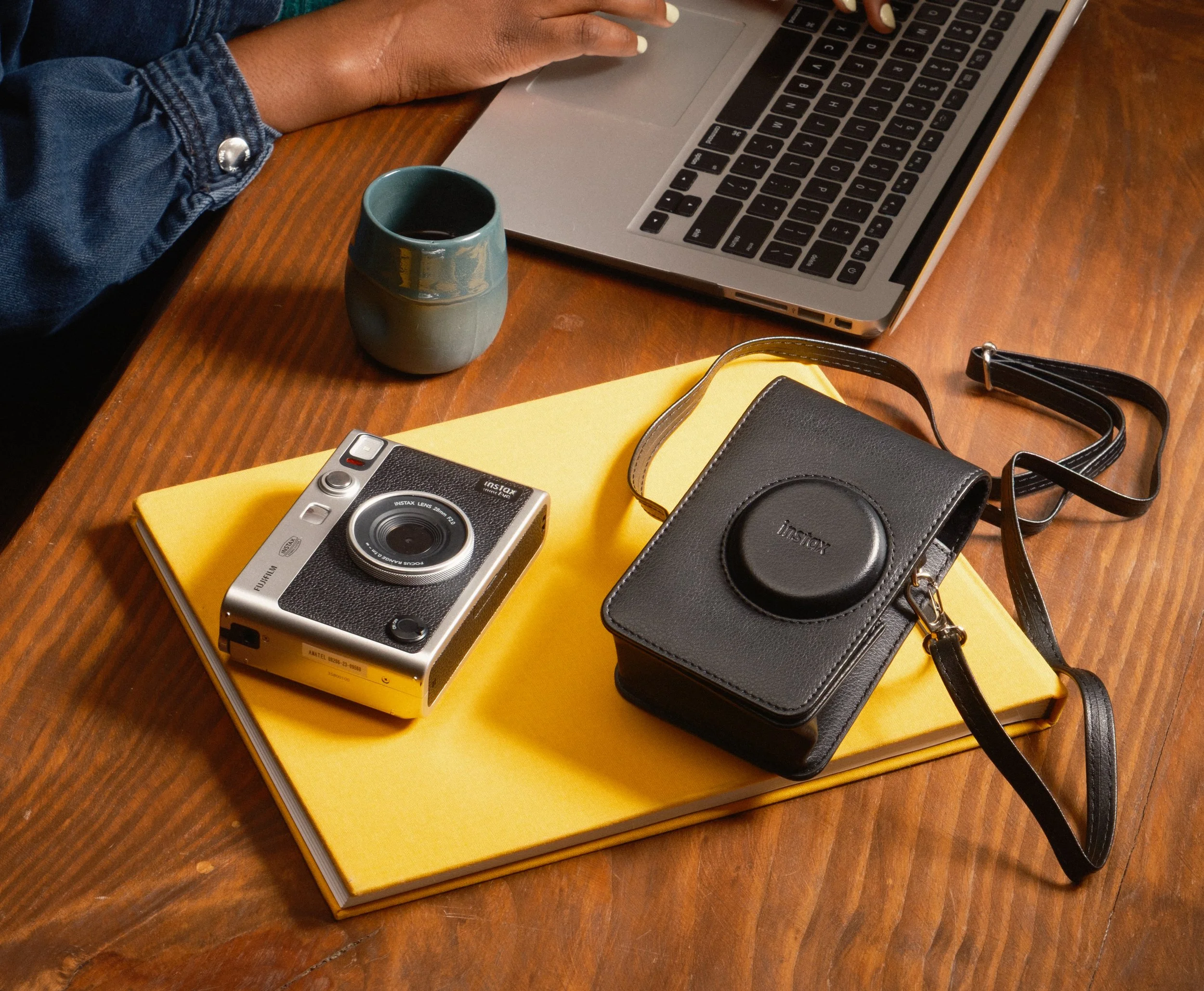 INSTAX_F-95.jpg