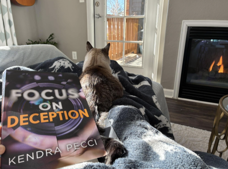 Close-up of a typewriter with a typed message "the best way is just to start!" on the paper.