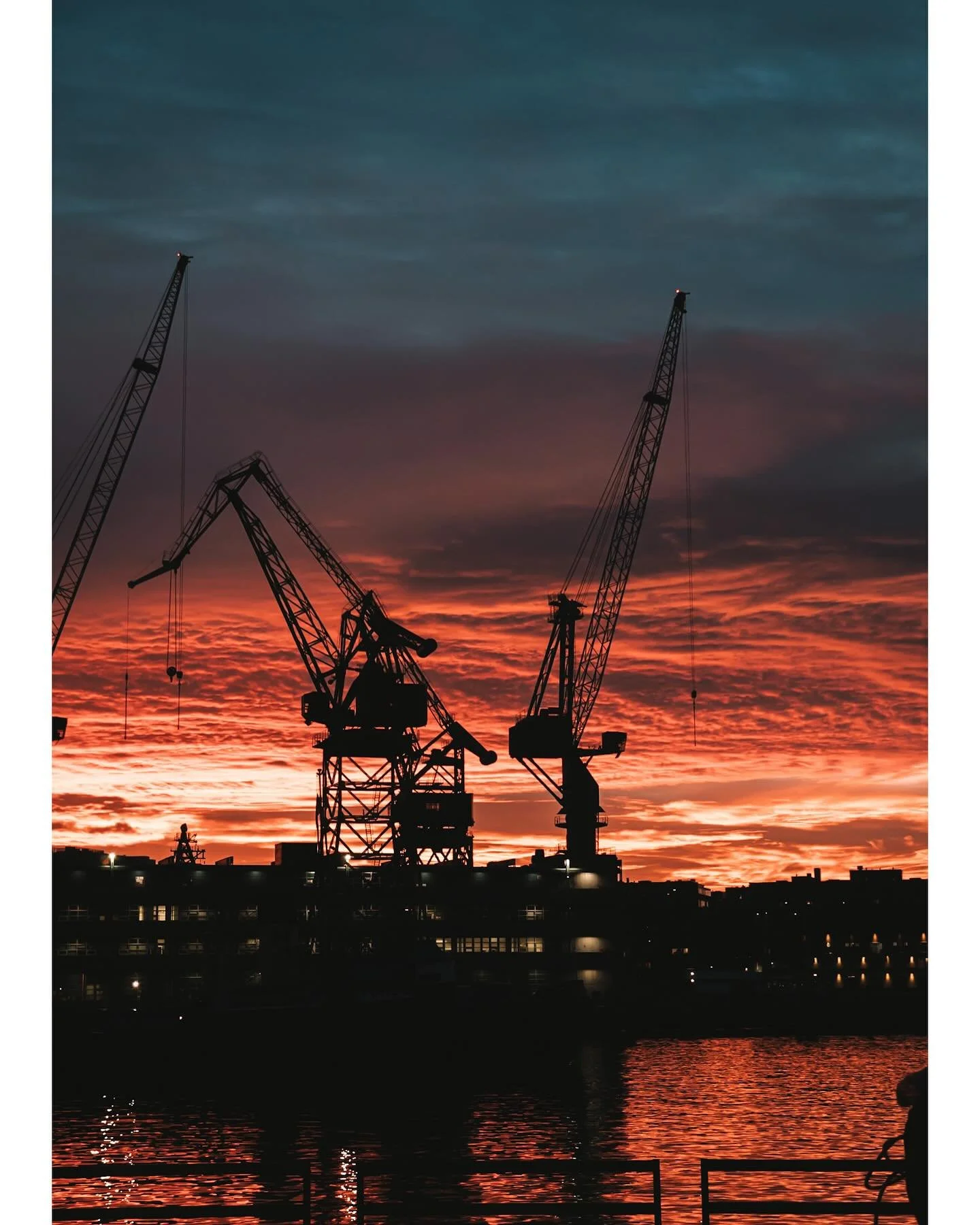 Throwback to one of the most amazing sunsets ever witnessed in #helsinki 🌅🌆

P.S. No edits and no filter applied (except for last photo) 🤫

#throwback #amazing #sunset #helsinki #helsinkiofficial #helsinkicity #helsinkifinland #helsinkilove #finla