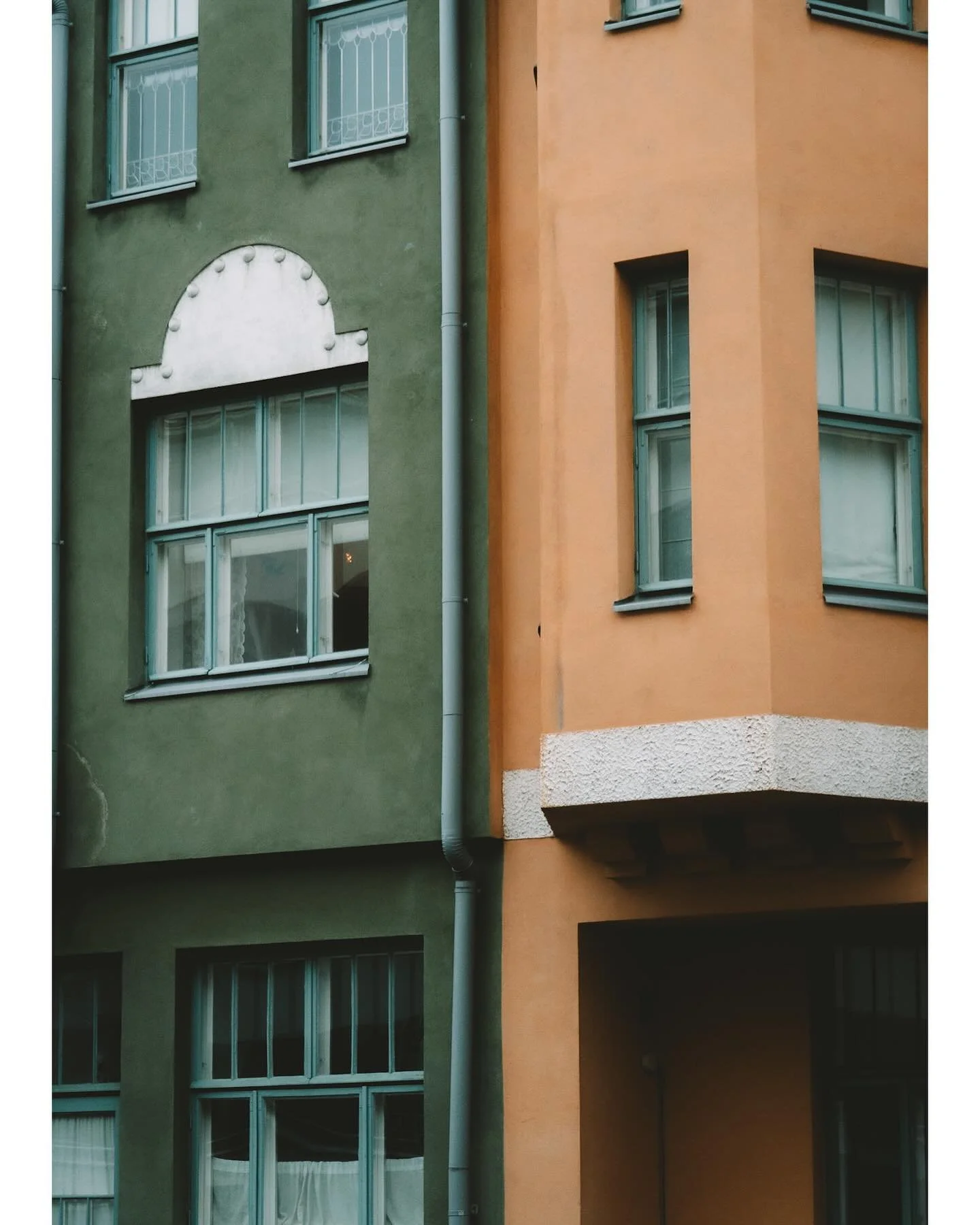 2nd throwback to #helsinki 🏙️🏢

#helsinkiofficial #finland #finland_photolovers #finlandnature #finland🇫🇮 #discoverfinland #visitfinland #igersfinland #nordic #nordicliving #hygge #hyggeligt #aesthetic #aesthetics #aestheticedits #gloomy #travell