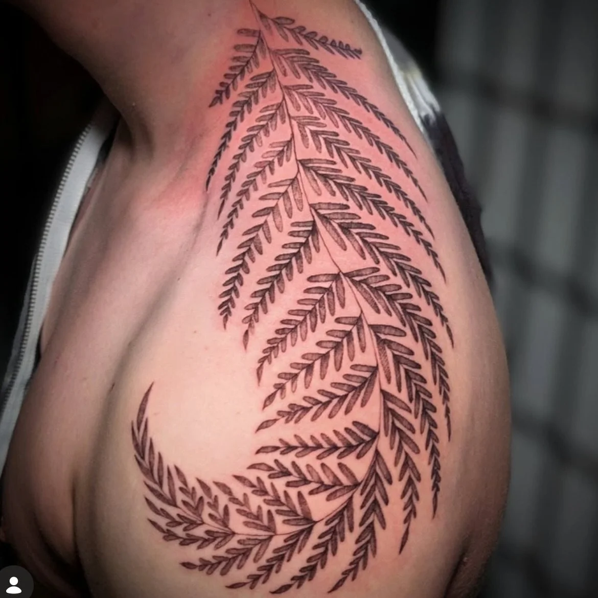 Anatomy-led and intentionally placed 🌿
This design follows the natural movement of the body, wrapping and flowing exactly where it belongs.
A powerful reminder that the best tattoos work with the body &mdash; not against it.

Tattoo by @forgutsandgl