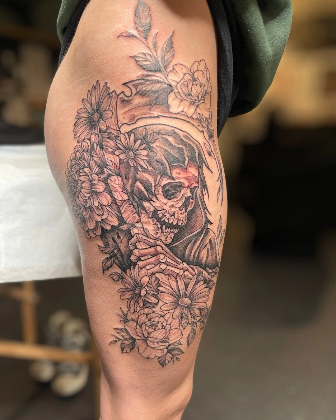 By @diegoart.tattoo 💀🔥

#blackandgreytattoo #ornamental #ornamentaltattoo #rentontattoo #pnwartists #pnwtattoo