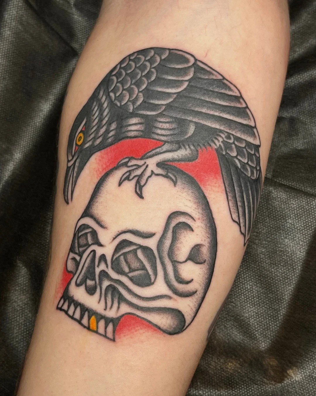 Skull &amp; raven by @tuesdaytats 

#seattletattooartist #americantraditional #traditionaltattoo #tattooart #boldwillhold #tattoodesign #customtattoos #tattooculture #inklife #seattleartists #tattoocommunity #flashtattoo #timelesstattoos #tattooinspi