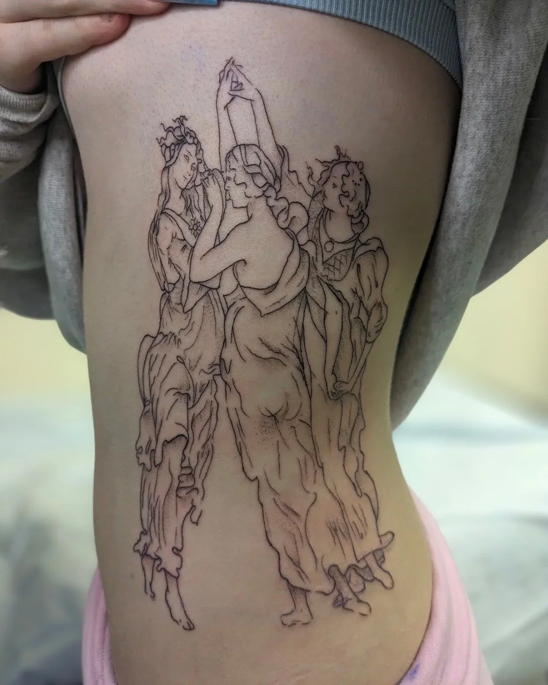 we love this piece by @forgutsandglory!

 #finelinetattoo #organictattoo #tattooartistlife #tattooideas #lineworktattoo #seattletattoo #pnwtattoo #natureinspired #tattoodesign #artinspired #customink #tattoolovers #creativeink #tattoocommunity