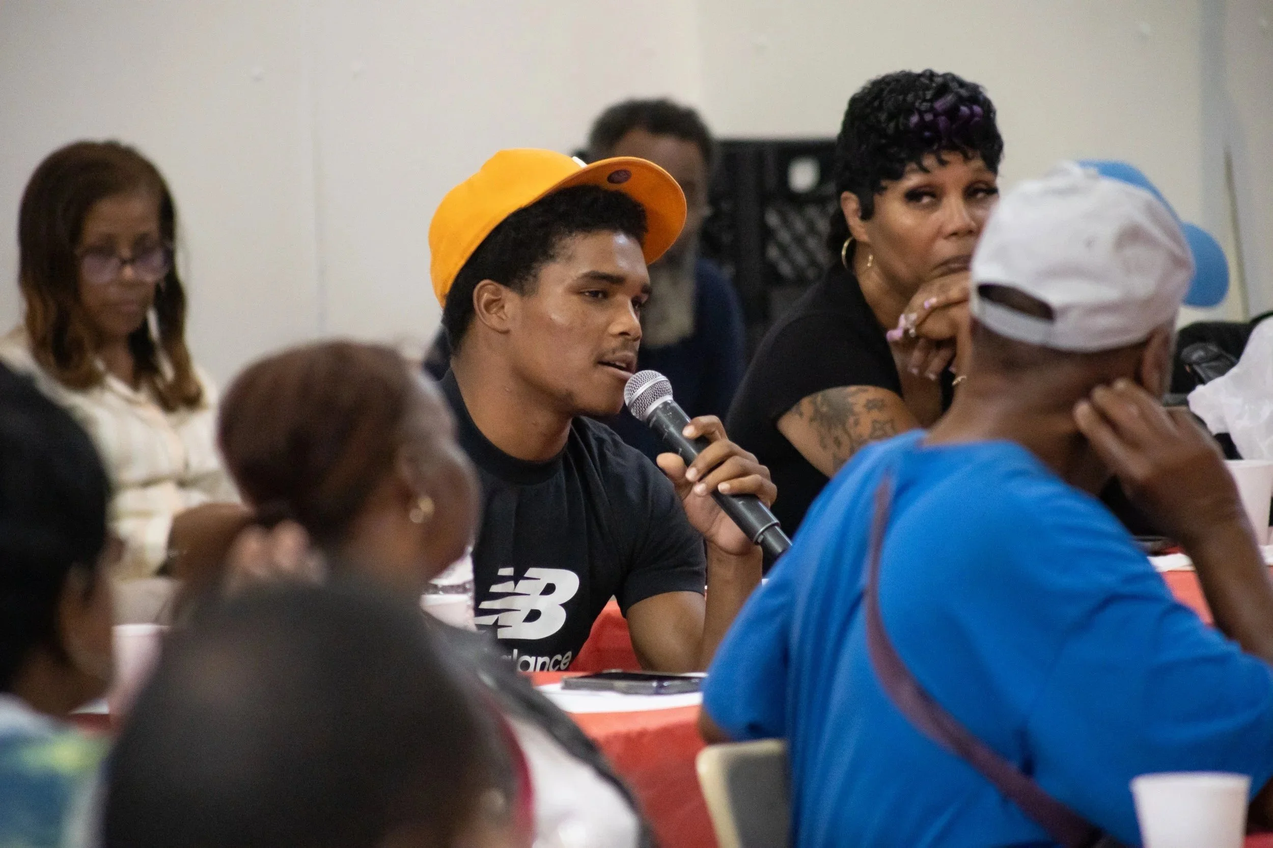 Parkside Residents Sit Down with the 5th Precinct