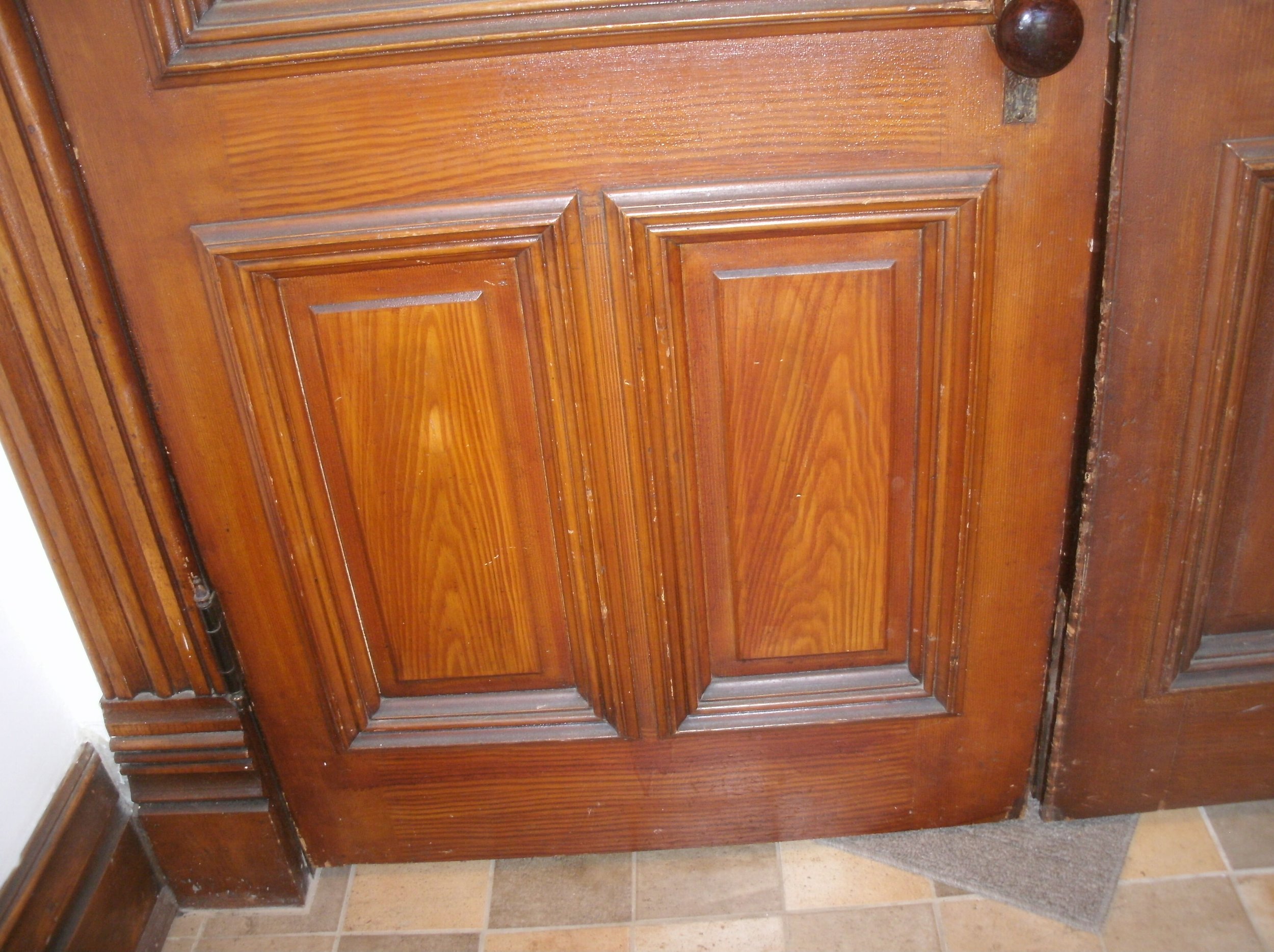 The inner airlock door with the original trim I replicated