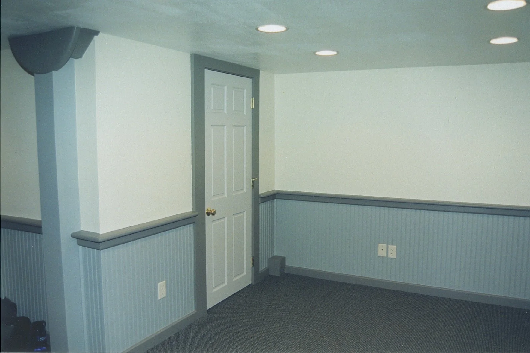 New bathroom door and support beam clad – turned into design element