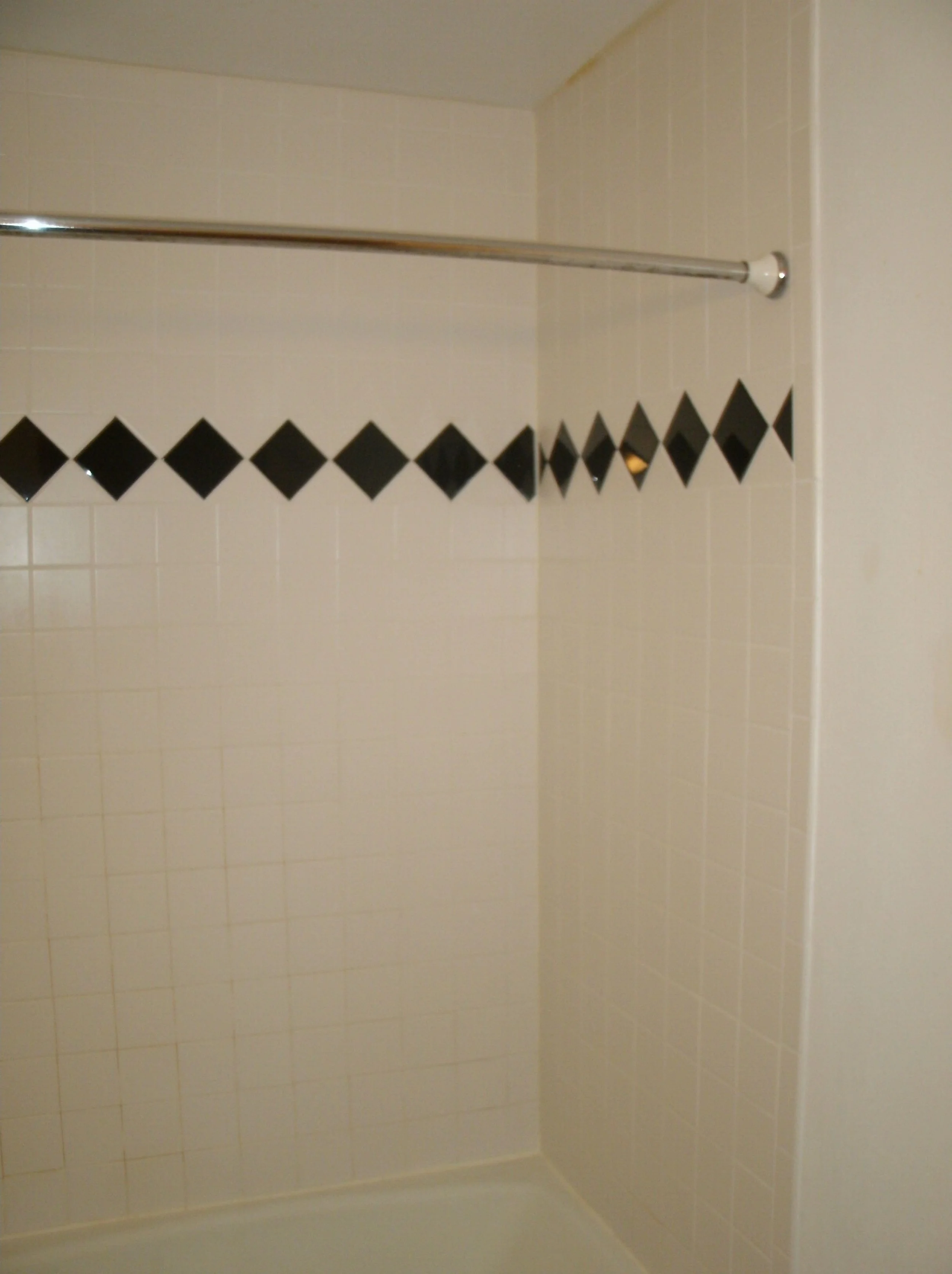 Tub enclosure tiles