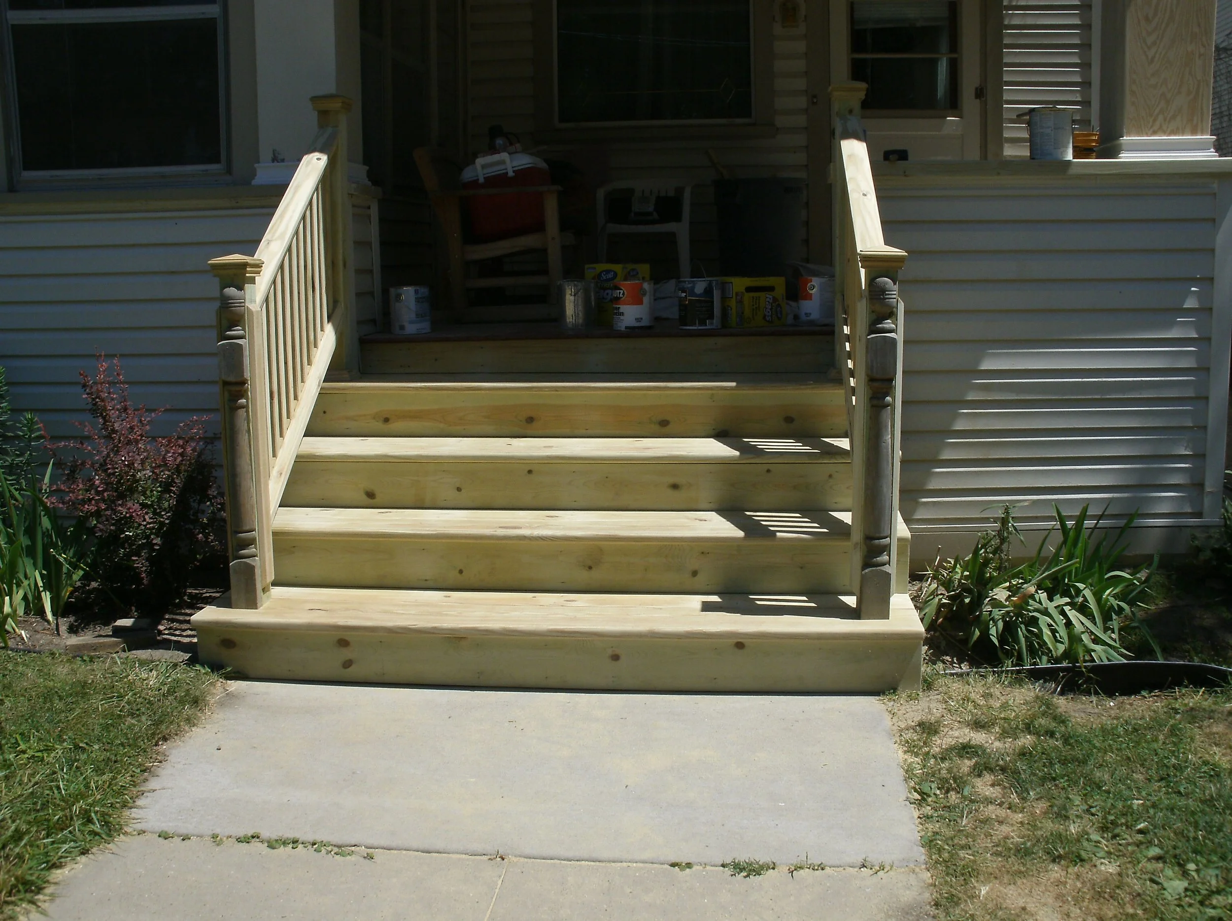 New strong front stairs completely rebuilt. 