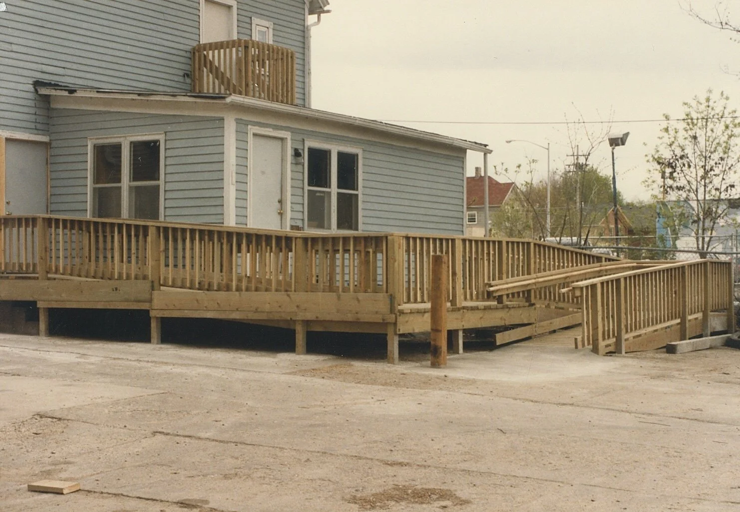 Full view of this beautiful ramp and the rooftop jump box.
