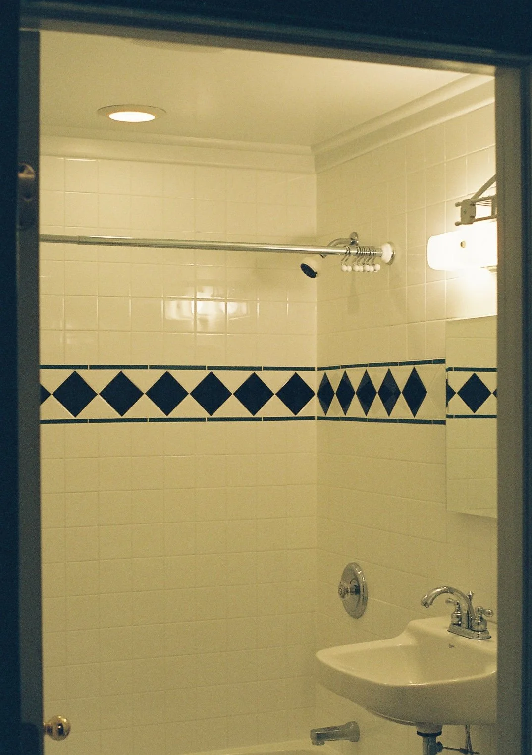 Another view. I like the two part trim at the wall ceiling intersection