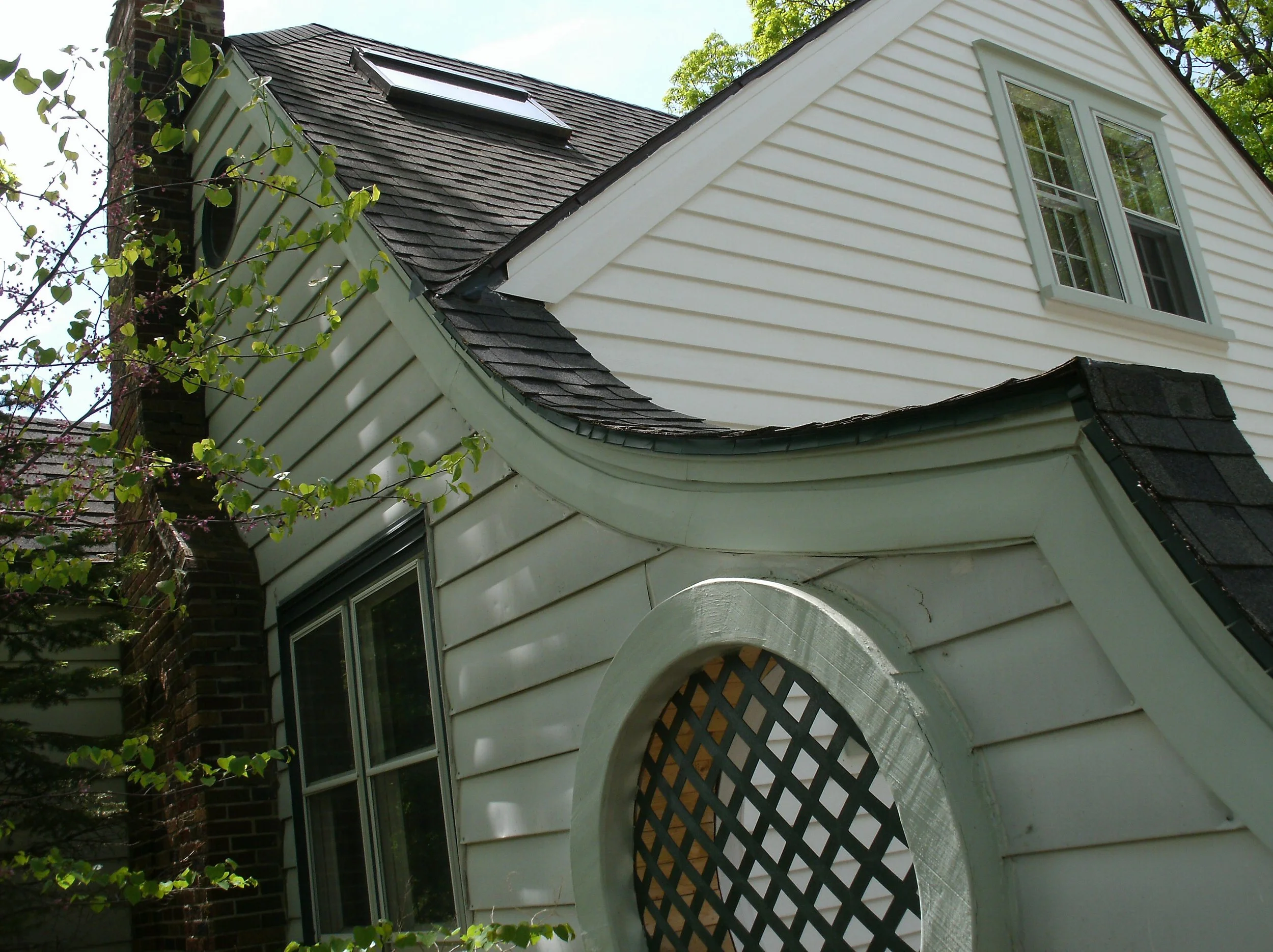 The top of the wing wall and heavy cap trim.