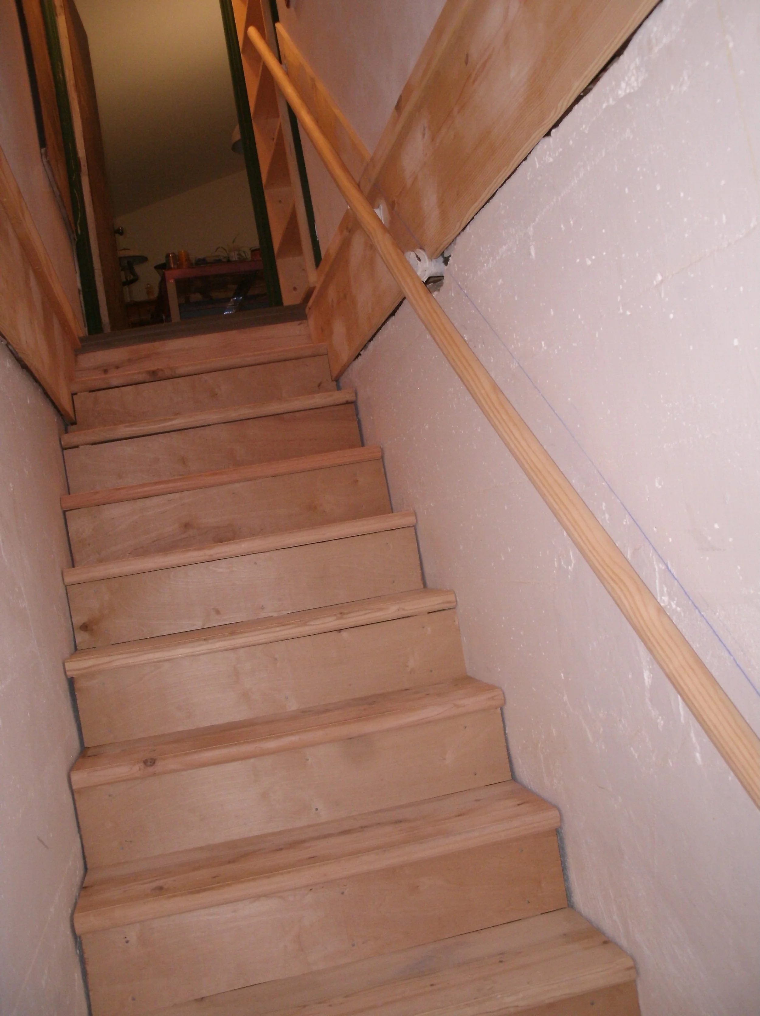 A more full view of the new stairs and handrail