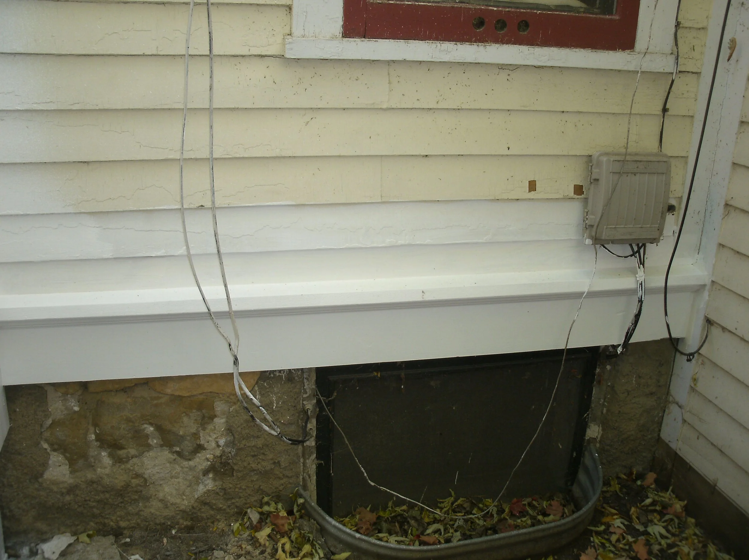 More drip edge and trim beneath. Drip edge-siding bottom