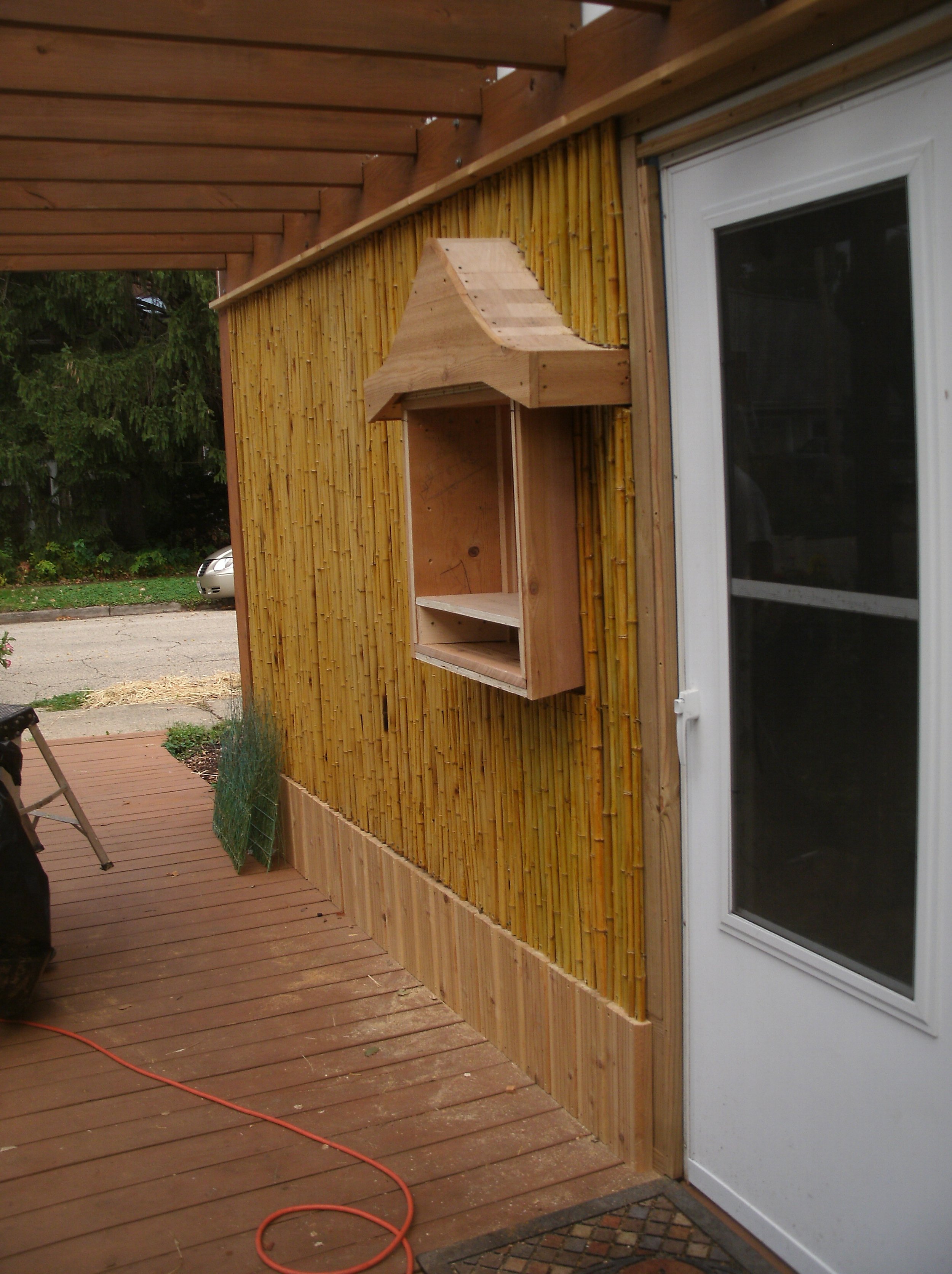 A second view of the entire wall and shrine
