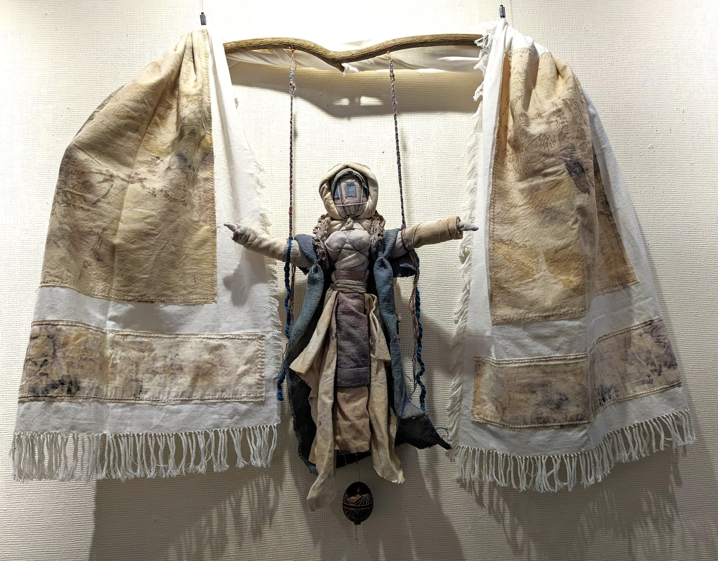28 Koksilah Rd hanging.jpg