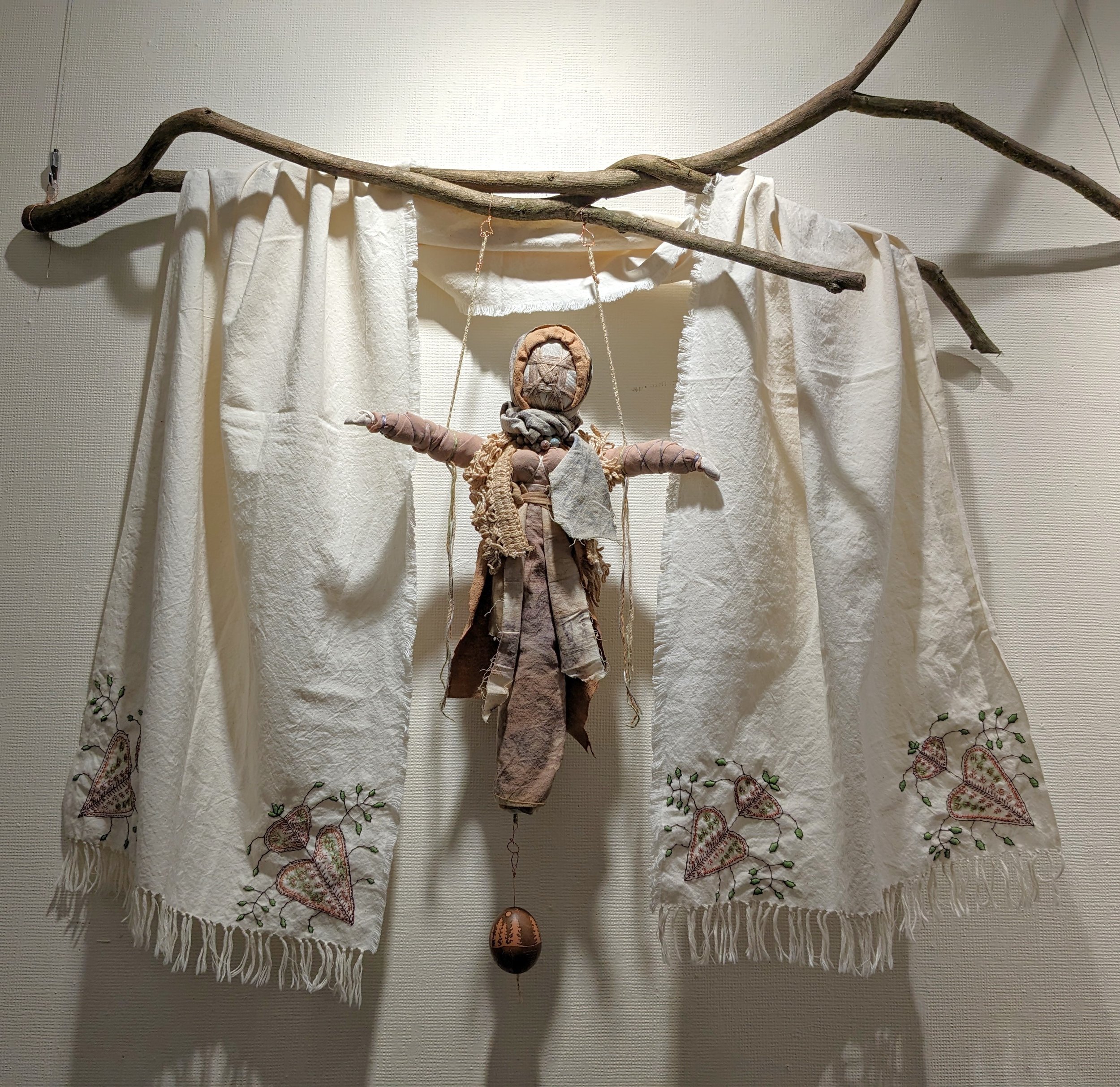 13 Staghorn Rd hanging.jpg