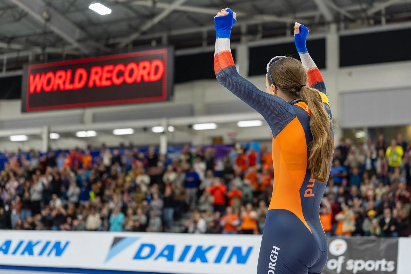 @femke.kok with the new world record time in the 500m at the @utaholympicoval