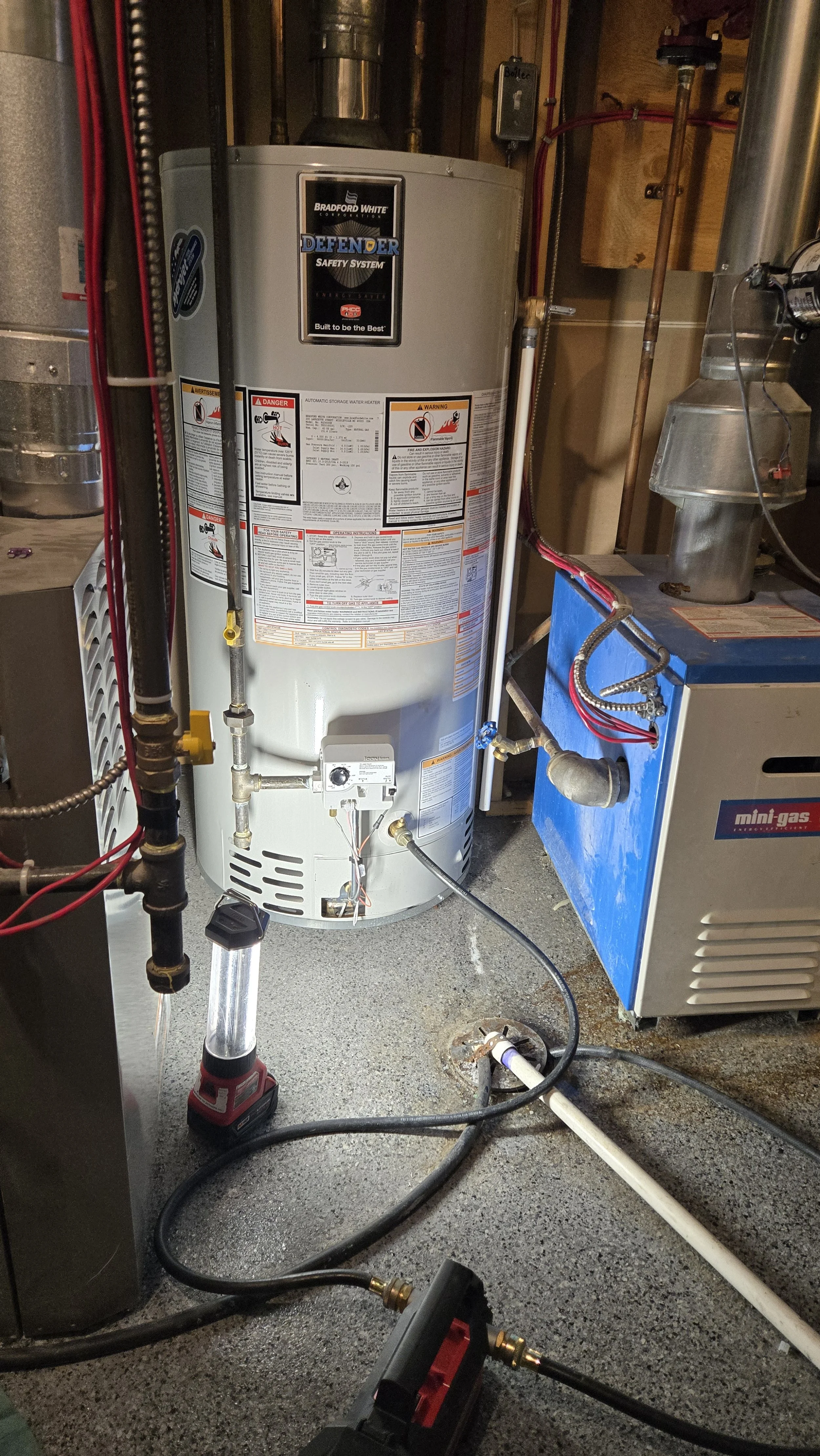 Tankless hot water heater