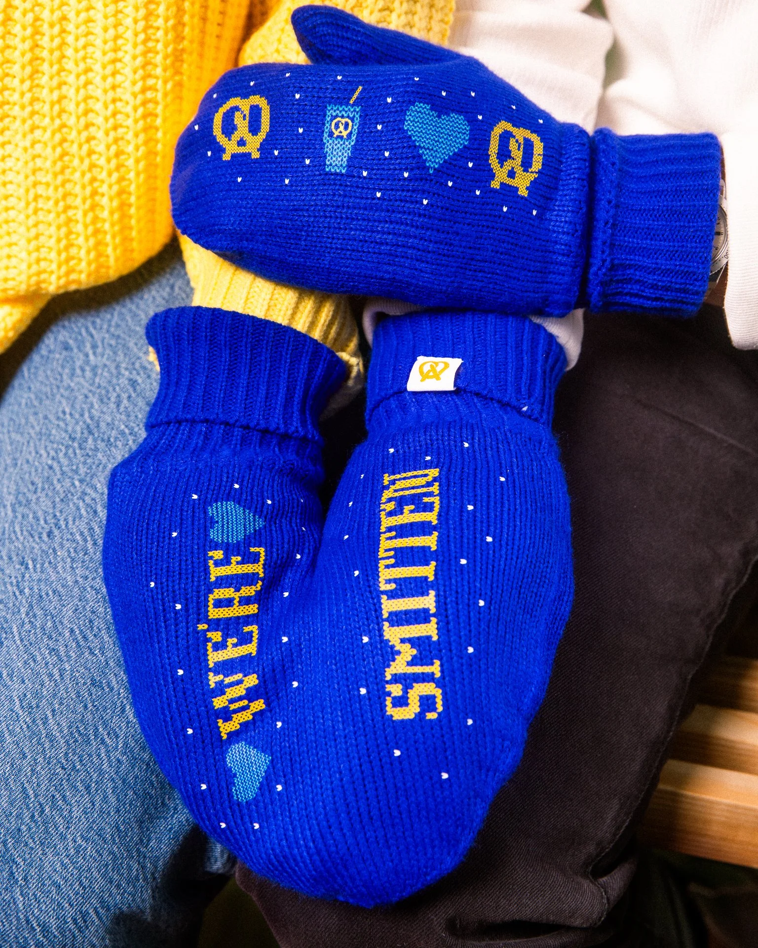 AA Sparkleberry Smitten Shoot 10.28.25-37948-Edit.jpg