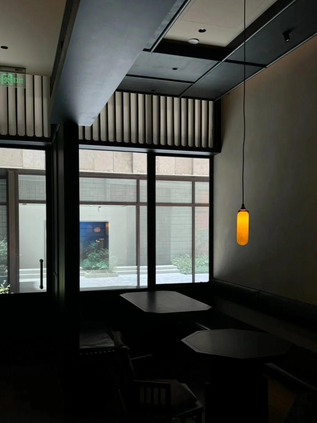 Interior of Tangsuo (瑭所) at the Bund, Shanghai. This young culinary brand is exceptional at transforming traditional Chinese customs and ingredients into beautiful and affordable cakes and biscuit sets. In this article, we evaluate how it achieves th