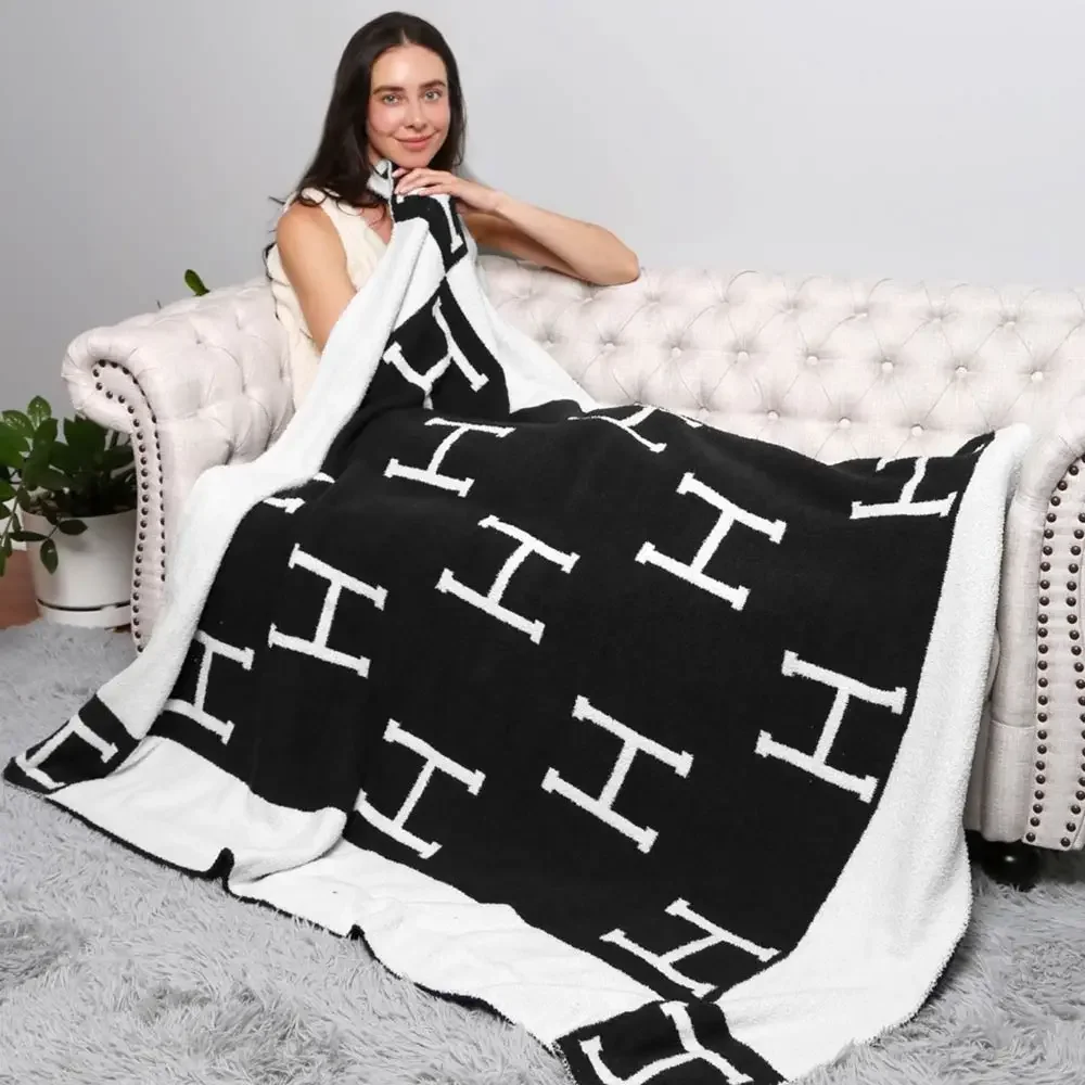 hermes blanket black.webp