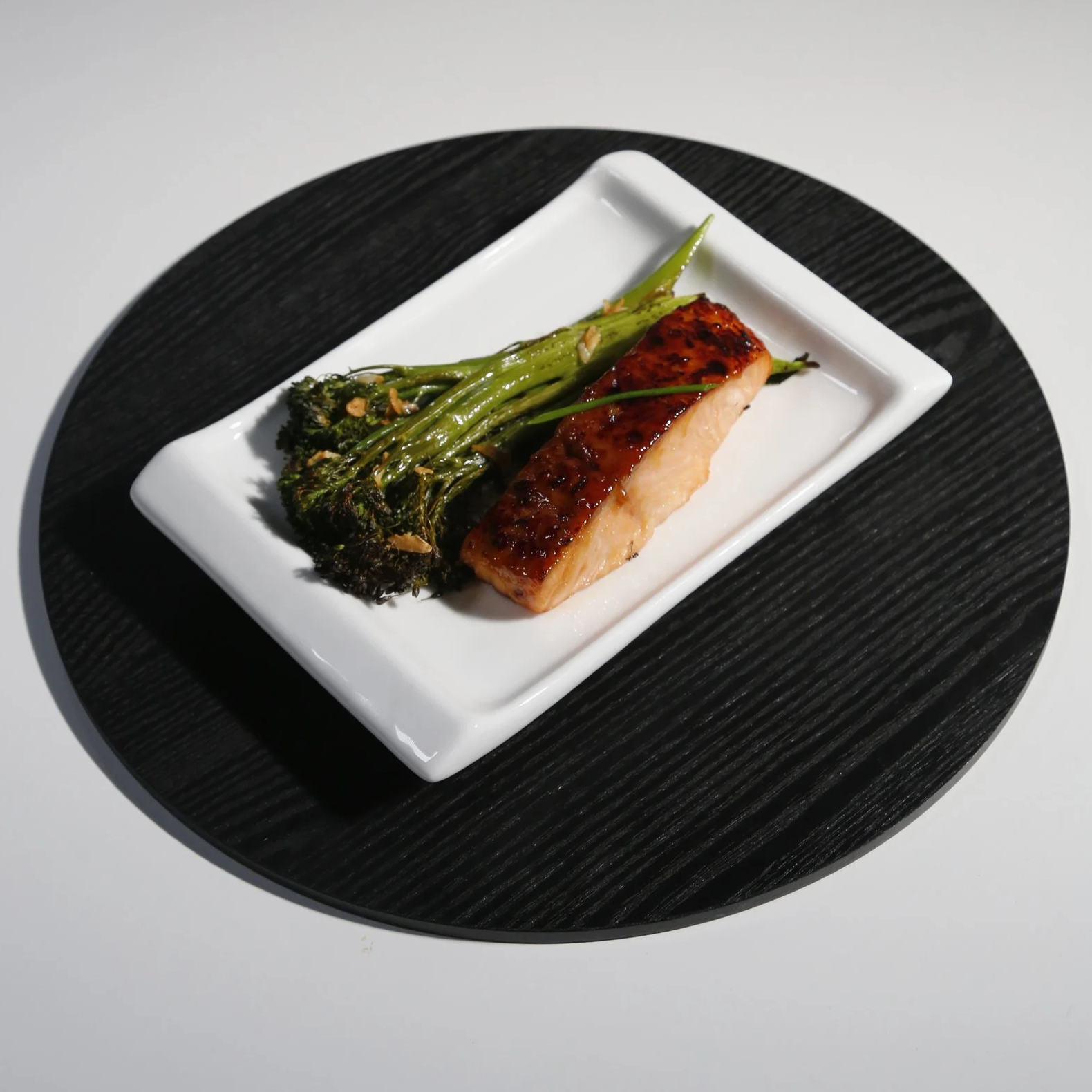 miso+glazed+salmon+side+angle.png