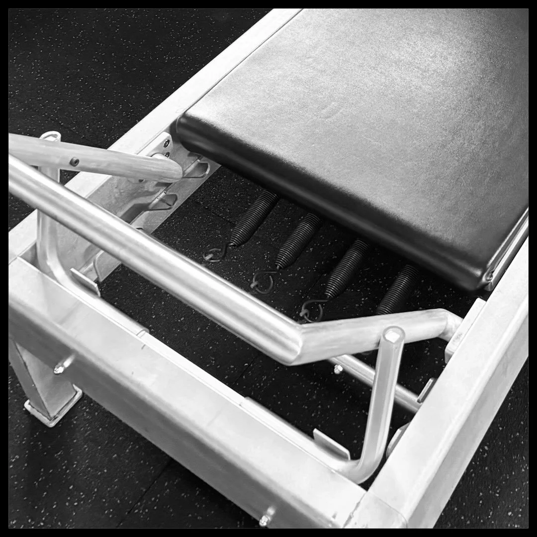 .
🤍TRAINING🤍.
 
Had the best training catchup yesterday w my Pilates crew.  A Classical Reformer workout &amp; boy was it great 👍 Jump board fun - my hamstrings are feeling it today 😂 
 
@mardawilley 
@mepilatesbayside 
@adeline.pilates.pt 
 
#cl