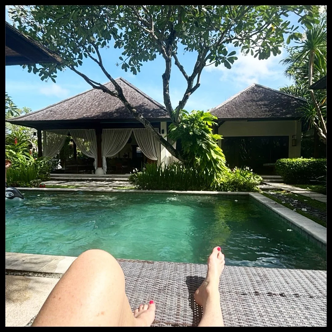 . 
💜HOLIDAY TIME💜 
 
Time to switch off &amp; enjoy a quick getaway w the fam 💜 Plenty of RnR, pool time &amp; surfing 💜💜💜 

#holiday #summervibes☀️ #surftrip #family