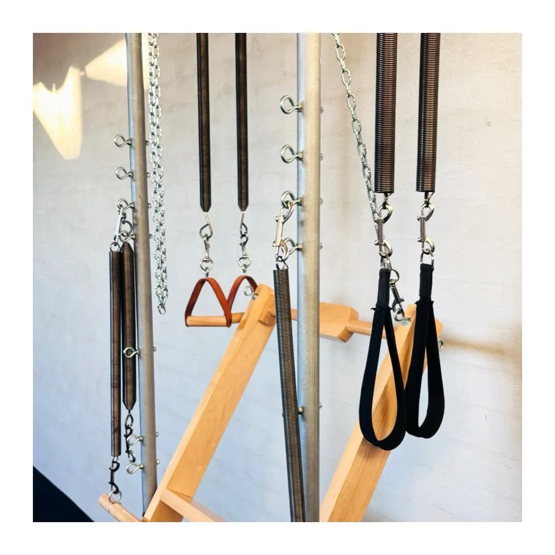.
🧡SPRINGS🧡 
 
So many springs in our Studio, arm springs, leg springs, springs on the Cadillac, the arm chair &amp; the list goes on.  They give us, not only resistance but feedback, alignment &amp; balance 🧡 

CONTROLOGY is what you'll be coache