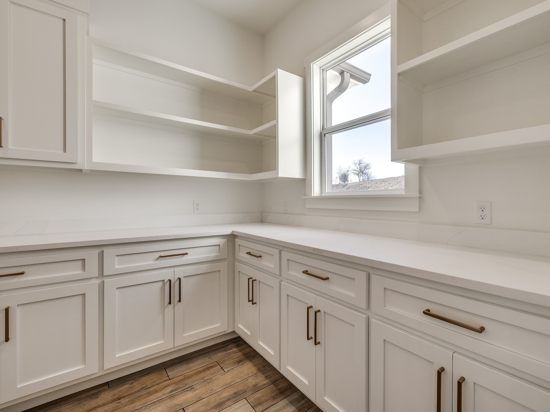 Owasso Custom Homes - Custom Modern Farmhouse - 58-print-396280 W 4000 Rd, Skiatook, OK-59.jpg