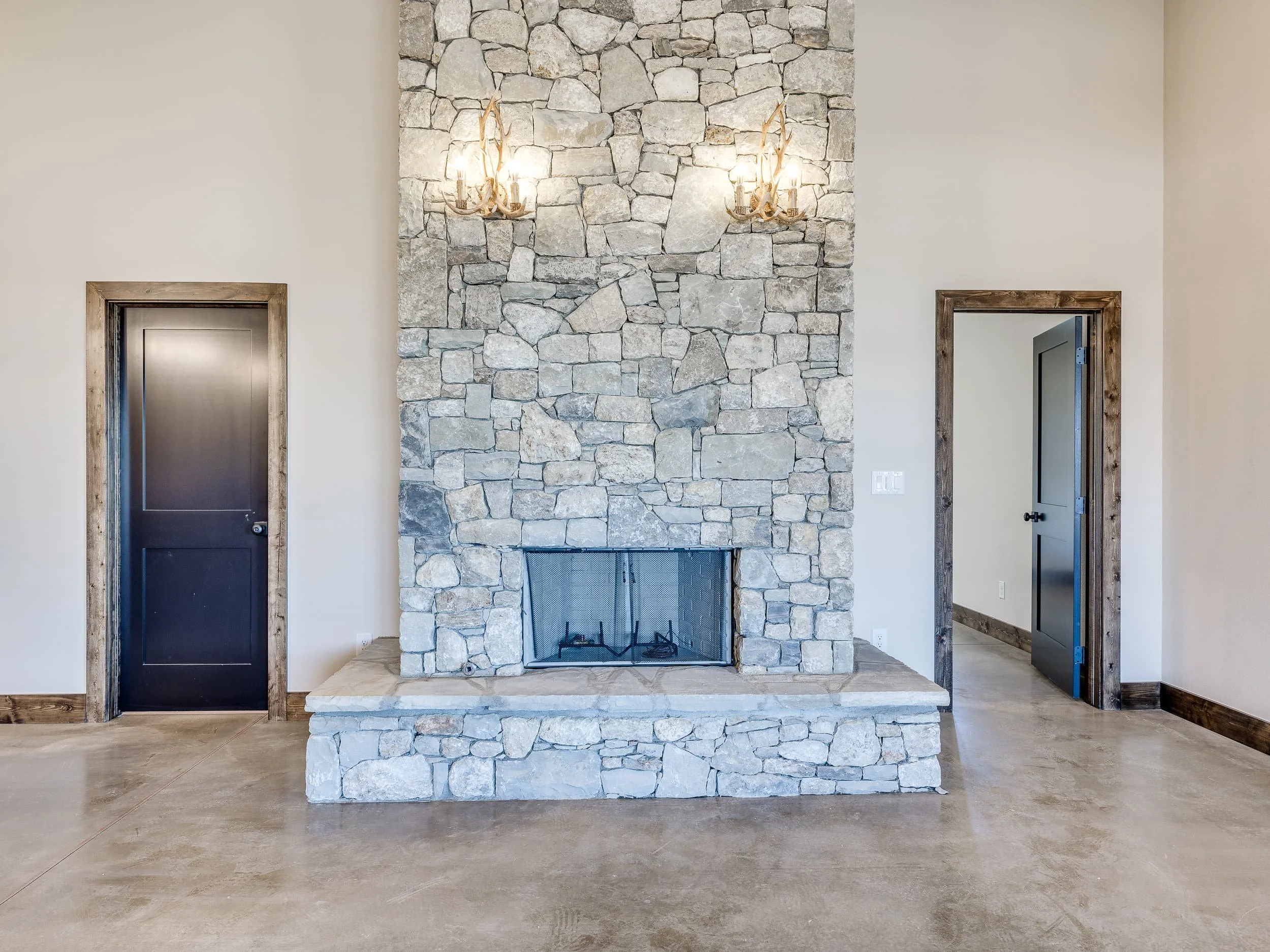 Owasso Custom Homes | Sandstone Barndominium 1