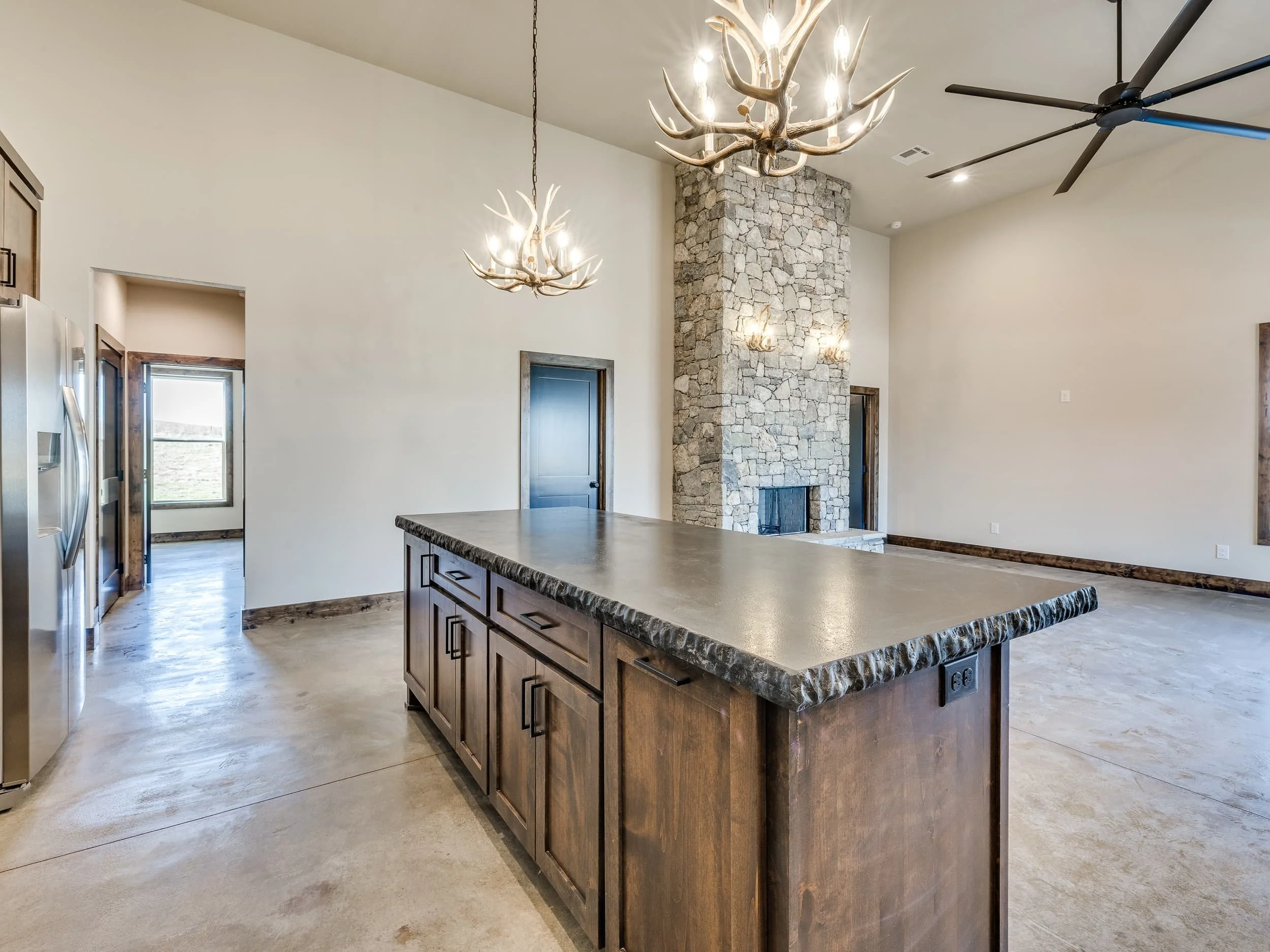 Owasso Custom Homes | Sandstone Barndominium 1