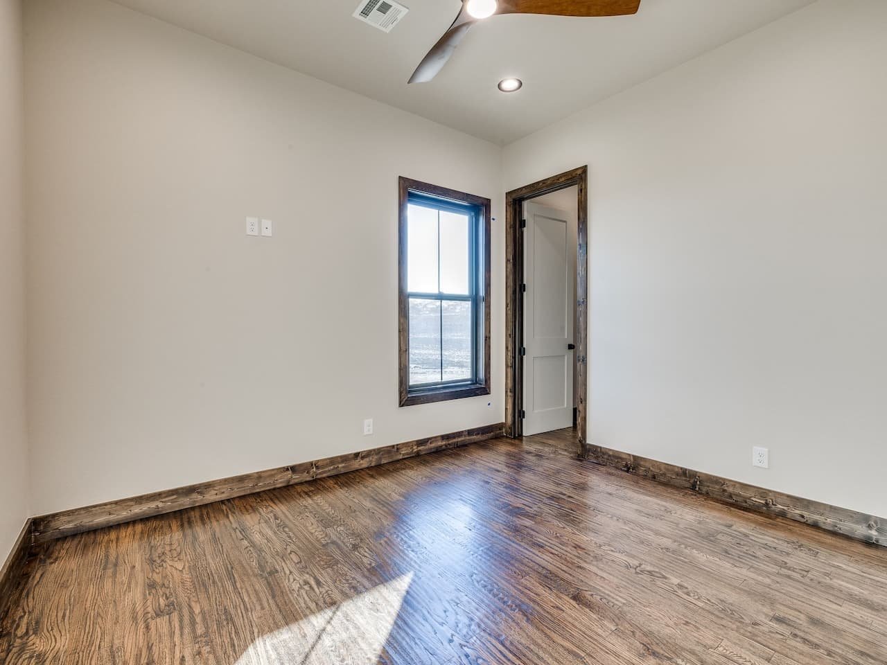 Owasso Custom Homes | Rustic Modern Lodge 24