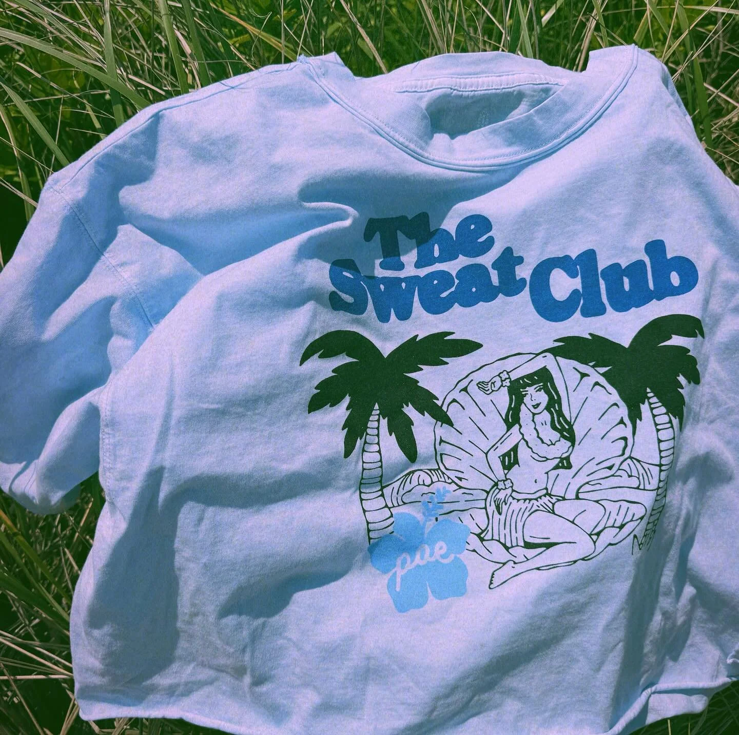 A &lsquo;lil hottie hula lady tee design for the best at @poefairhaven 🤍🌴
*
*
*
*
#artoftheday #artofinstagram #artistsoninstagram #artistsnetwork #artistnetwork #artistnetworkprogram #artistsnetworkprogram #adobe #adobefresco #adobefrescoart #tatt