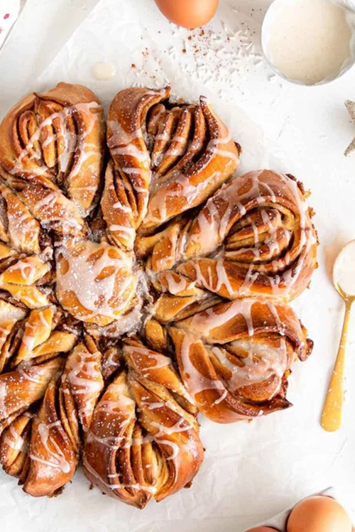 Cinnamon Brioche Snowflake