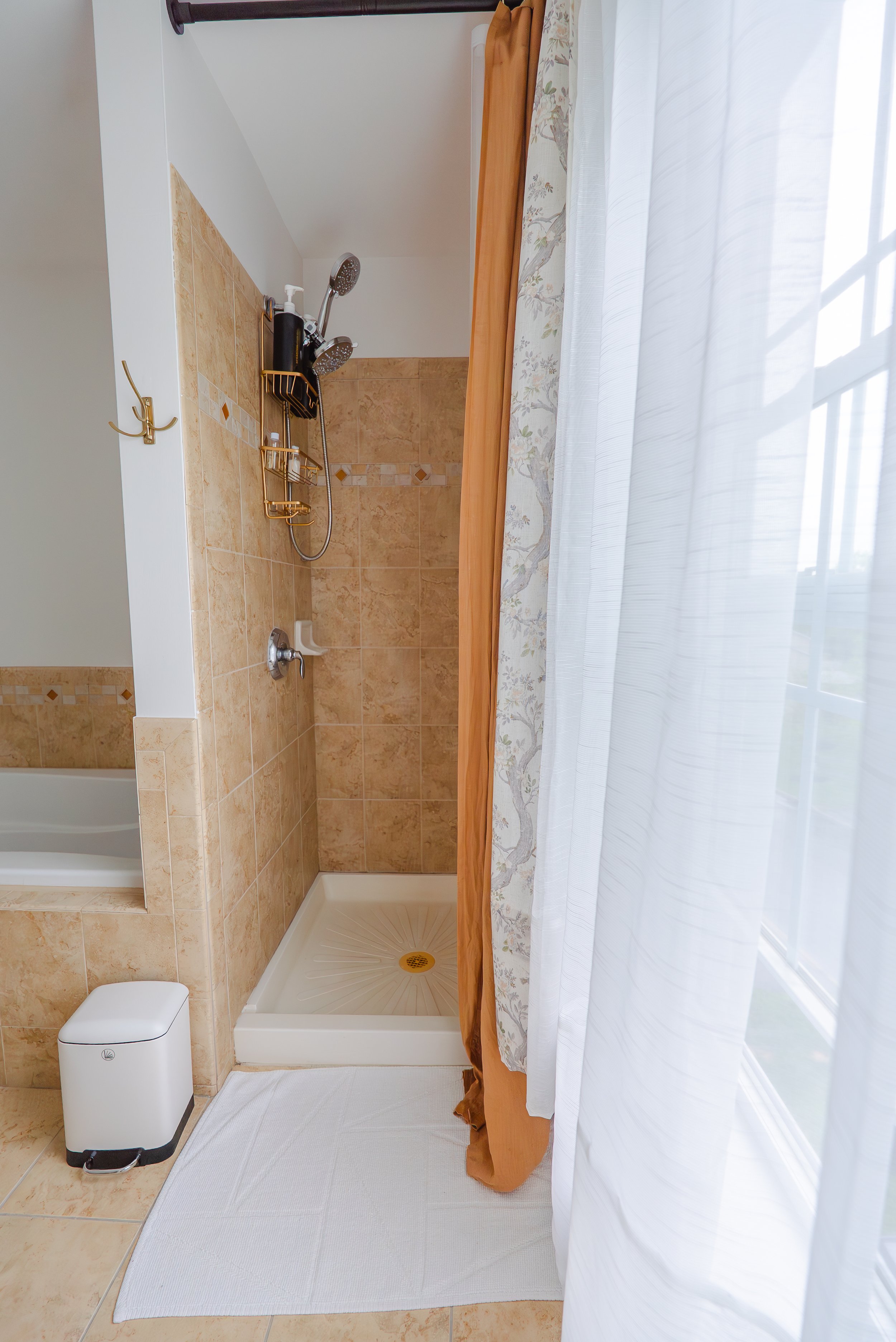 ROOM 3_En-Suite_010_DSC00300-Enhanced-NR.jpg