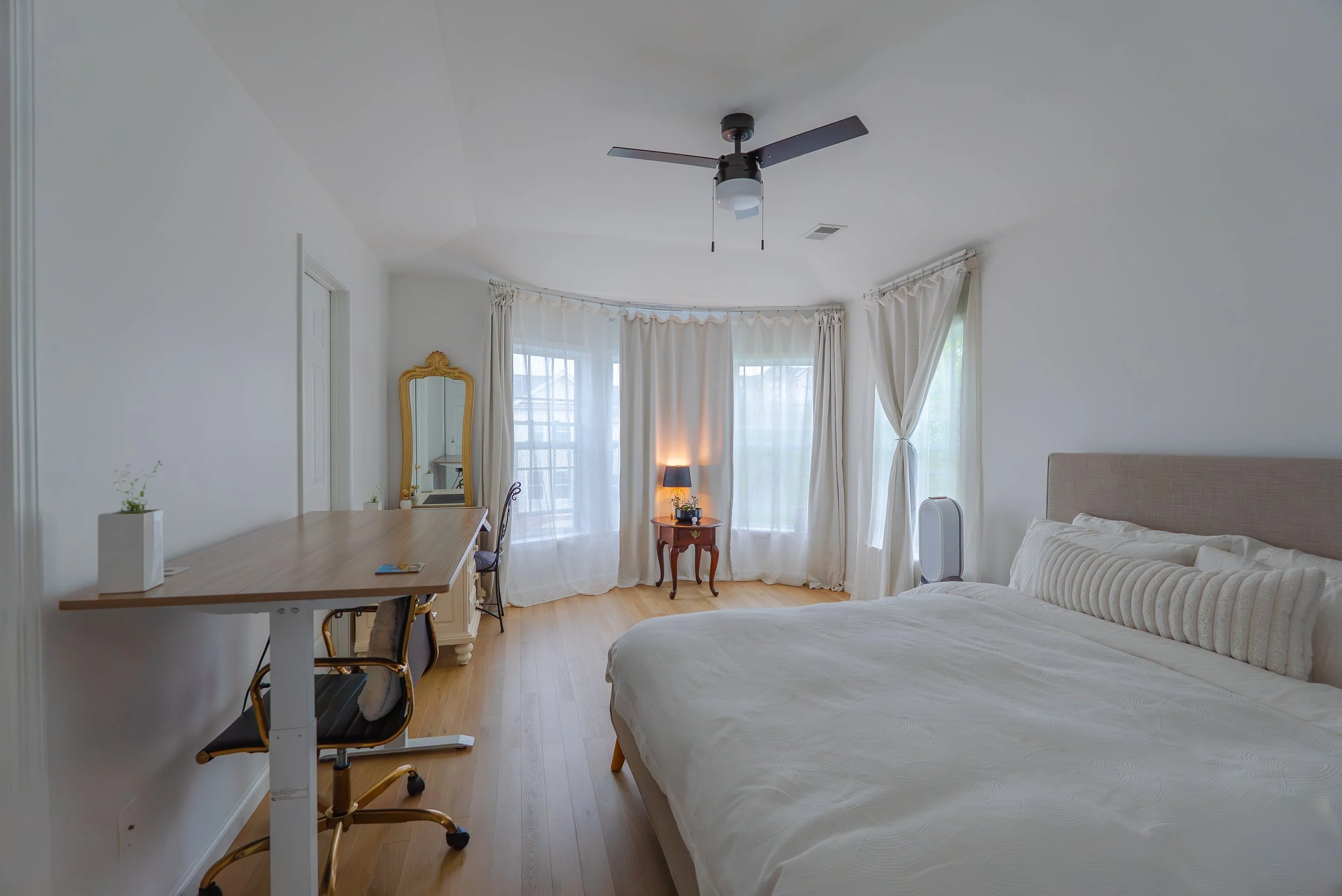 ROOM 3_En-Suite_02_DSC00285-Enhanced-NR.jpg