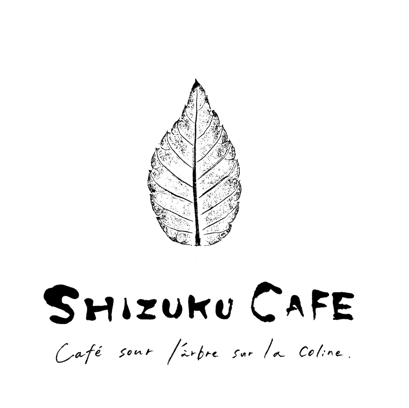 葉のイラストと「SHIZUKU CAFE」「Café sour / arbre sur la coline.」という文字が描かれているロゴデザイン