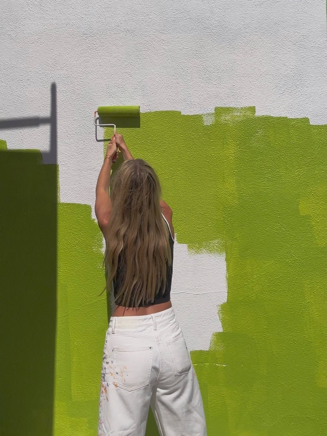 Nothing says Spring like Clipped Grass @dunnedwards 

#muralist #newportbeach #customartwork #custommural #muralartist