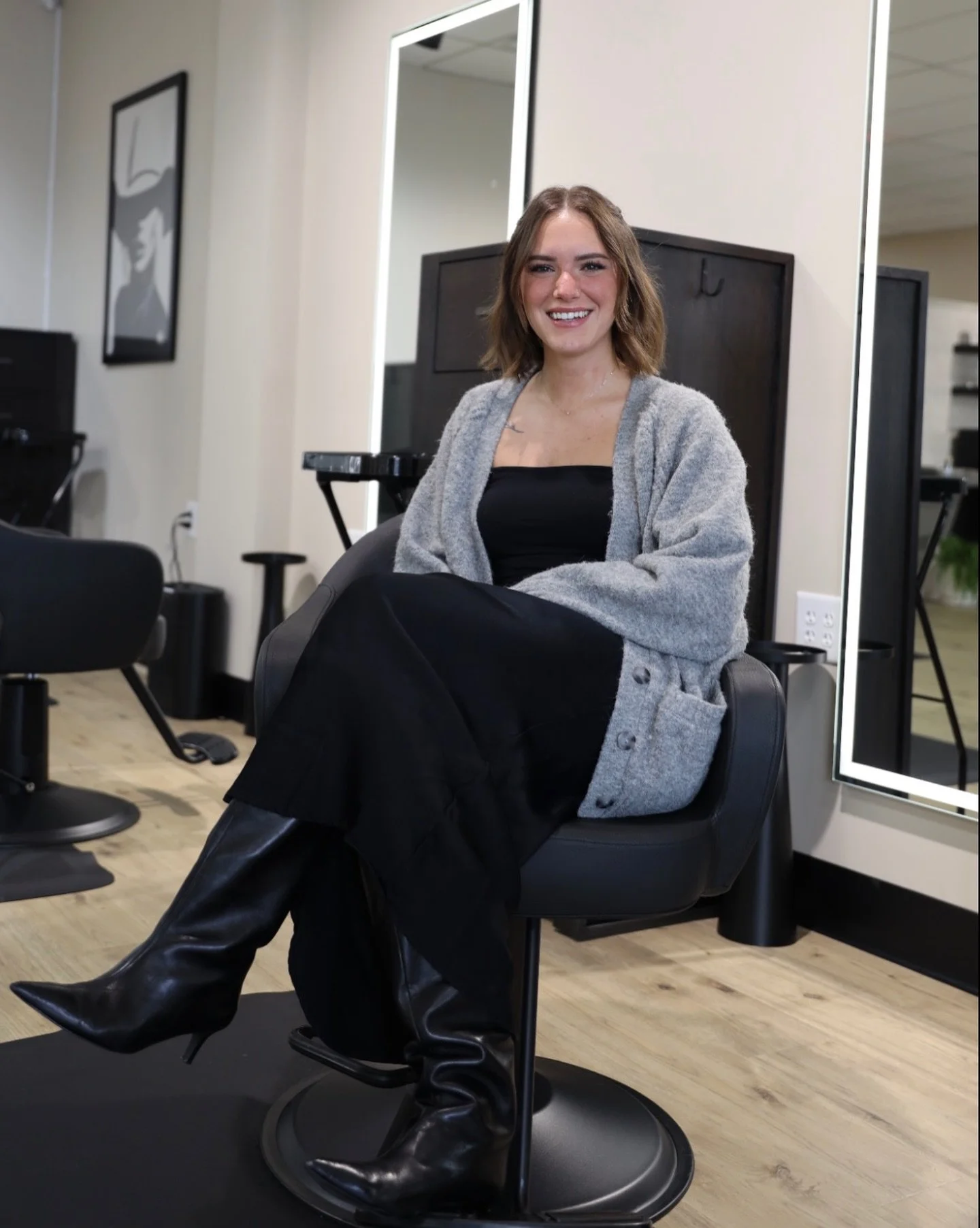 Hi, I&rsquo;m Hannah!🤍
I just recently moved to Franklin from Colorado! I&rsquo;m a hairstylist specializing in lived-in color, modern blonding, and seamless extensions. I&rsquo;m passionate about creating hair that looks beautiful long after you le