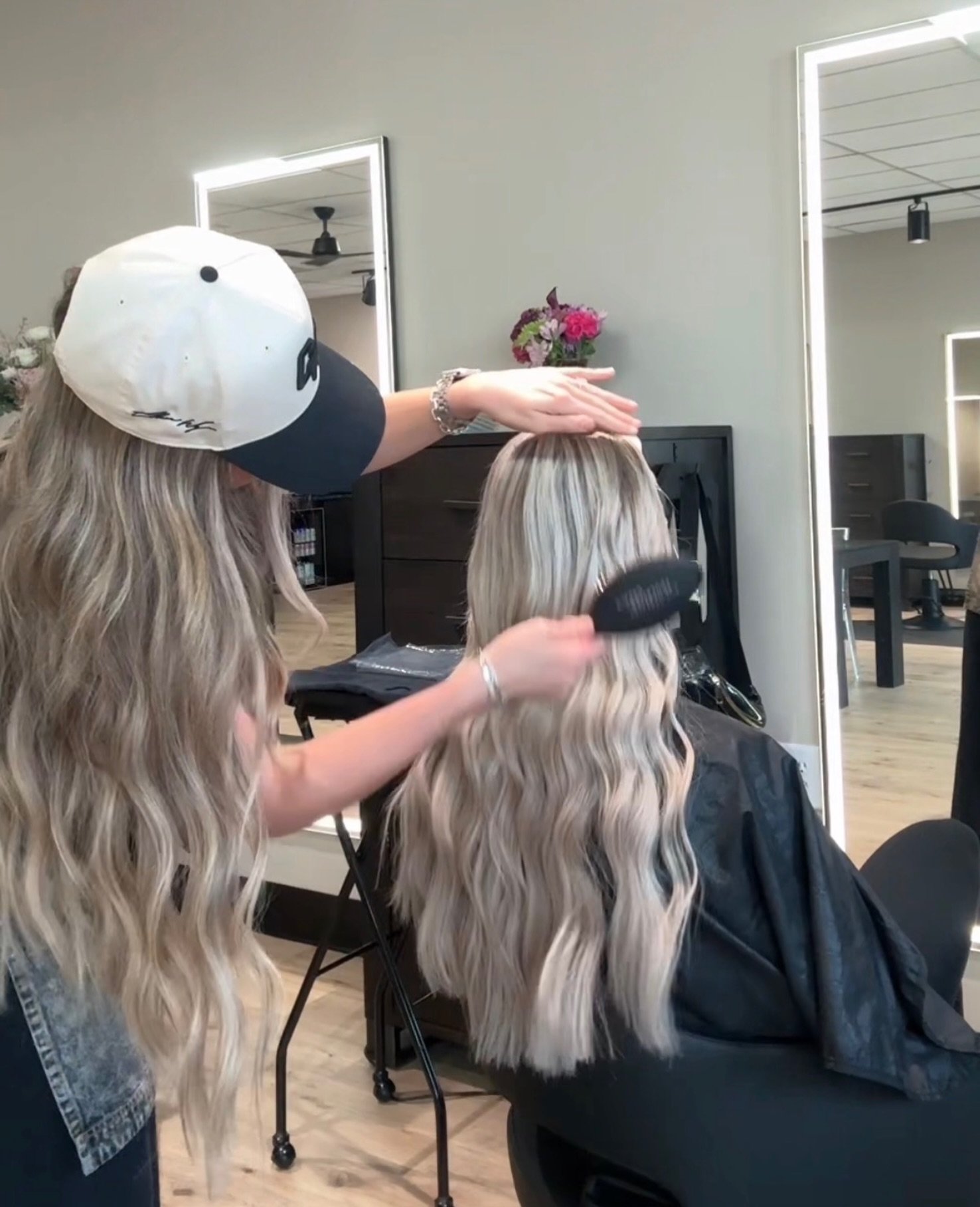 Behind the scenes at Capri 🖤

#franklinsalon