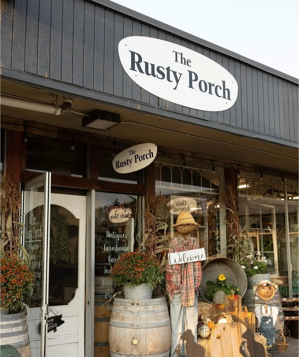 We&rsquo;re thrilled to welcome another vintage gem to our Vintage Near Me community!
Each shop on our site tells a story &mdash; this one&rsquo;s filled with timeworn treasures, curated finds, and heart for small-town charm.
Come explore their colle