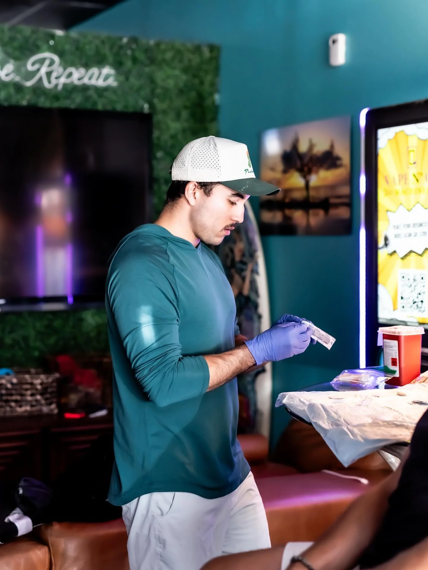 Anytime, anywhere, anyone, that&rsquo;s the frontline guarantee.
✅Book now!
#martincounty #palmbeach #treasurecoast #mobileiv #wellness #health