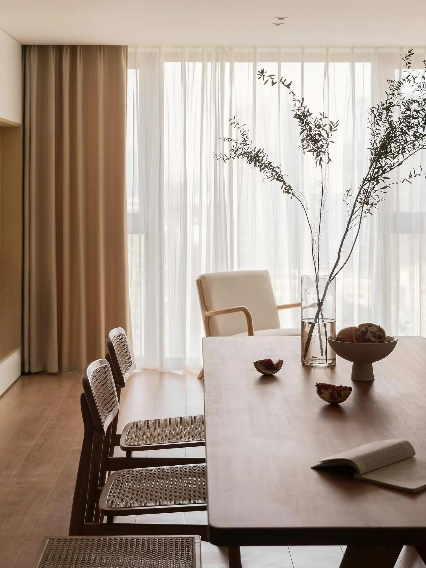 Designing spaces that reflect your story - architecture and interiors where harmony and elegance meet everyday living.
#designforliving #everydayelegance #houses #curatedspaces #designwithpurpose #modernliving #residentialdesign #interiorarchitectur