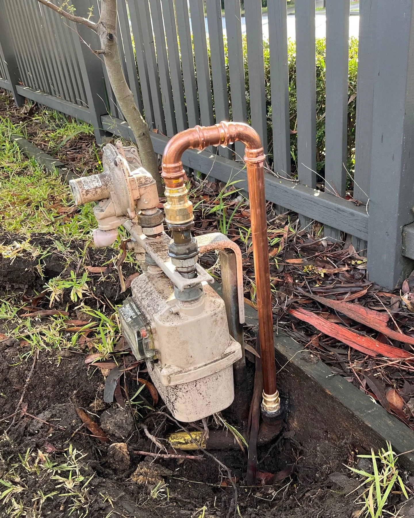 🔥 Gas Leak Repaired &ndash; Galvanized Pipe Replacement 🔧

 This job involved an old galvanized gas pipe that had developed a slow leak&mdash;common in aging systems where corrosion builds up over time. We cut out the affected section and replaced 