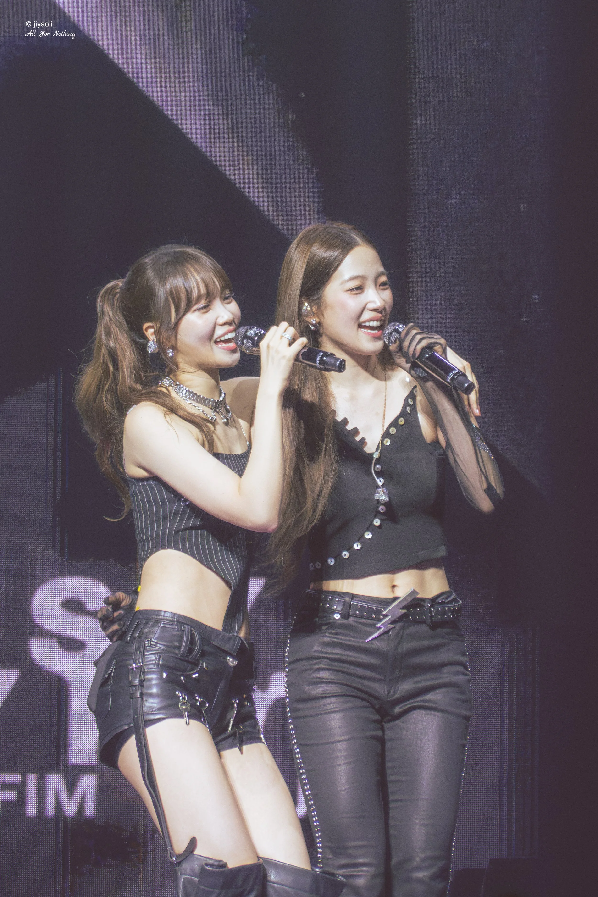 Chaewon & Kazuha   World Tour at Kia Forum