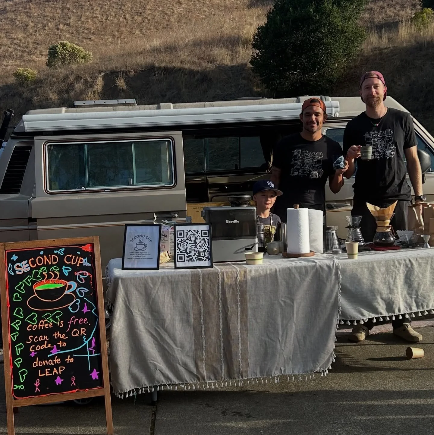 The rad dads of &ldquo;Second Cup&rdquo; were serving free coffee to parents at drop off this morning. Tips/donations went to LEAP! ☕️💗