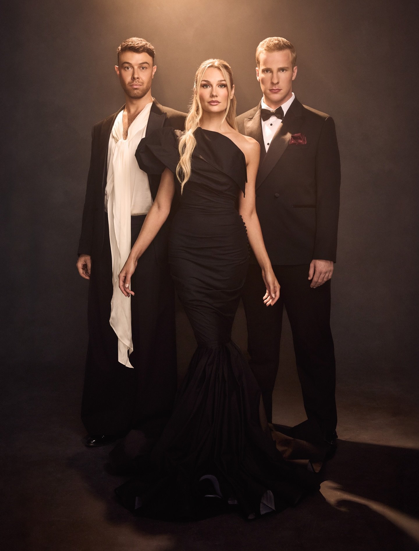 Portraits for the cast announcement of @phantomoftheopera on Sydney Harbour for @operaaustralia. Featuring @jarrod_draper, @amy_manford and @jakealexanderlyle.

We started the day in studio at @lunar.syd and finished at Mrs Macquarie&rsquo;s Chair wh