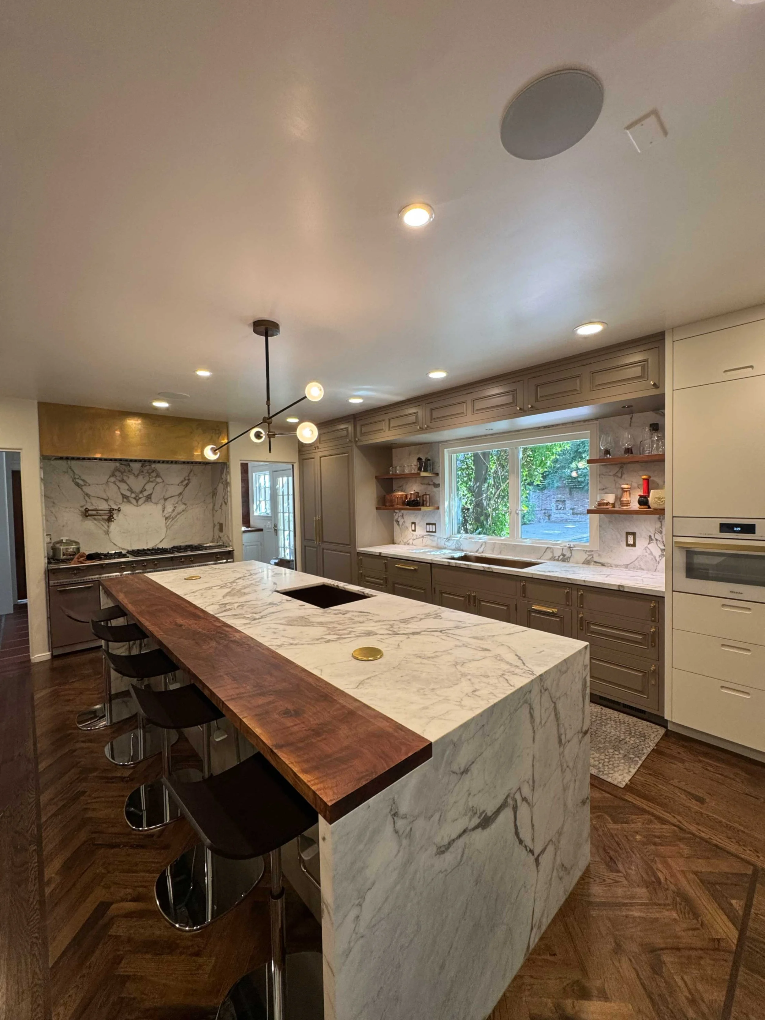 Marchbanks Stone Restoration serviced this Marble countertop along with anti-etch service.
